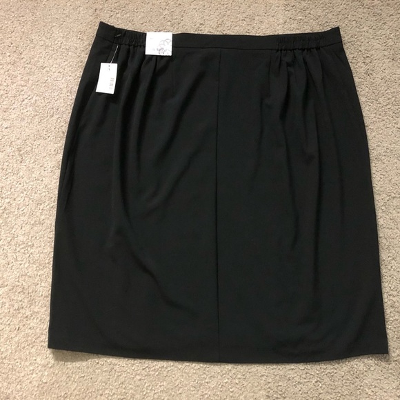 Catherines Skirt Sz 2X New with Tags  Pleated Classic Elastic Waist - Picture 8 of 14